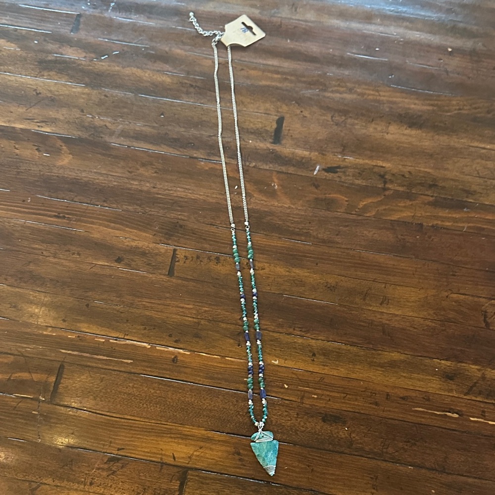 Chic Green and Silver Necklace
